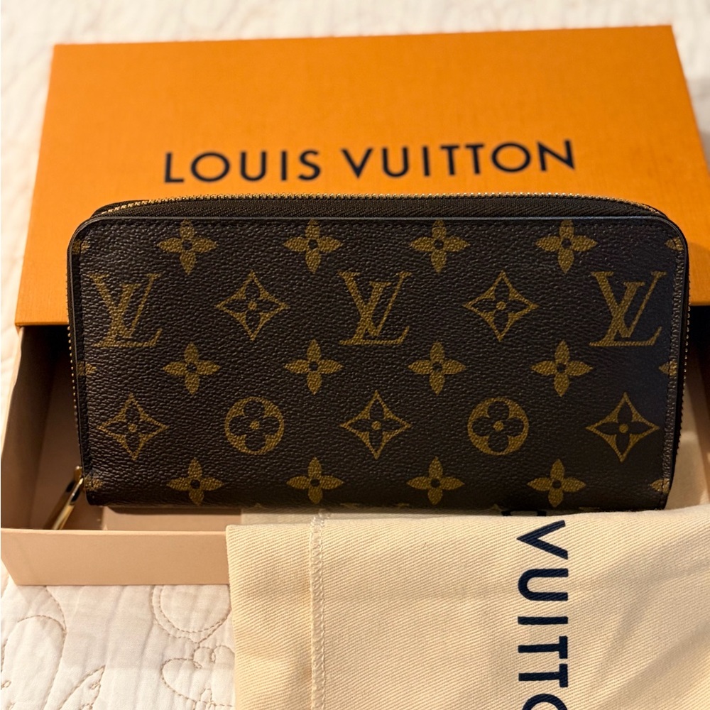 Louis Vuitton Monogram Zip-Around Wallet in Brown and Gold-Tone